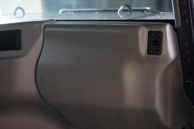 2003 HUMMER H1 Enclosed