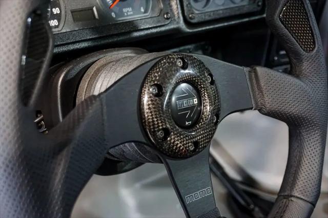 2003 HUMMER H1 Enclosed