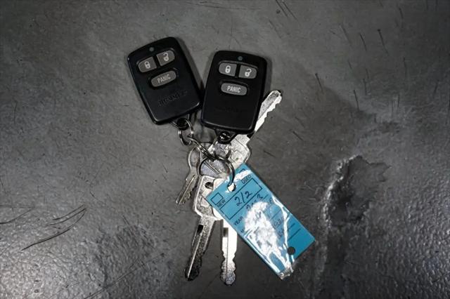 2003 HUMMER H1 Enclosed