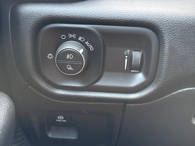 2023 Ram 1500 Big Horn Crew Cab 4x4 64 Box