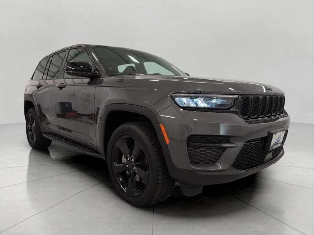 2024 Jeep Grand Cherokee Altitude 4x4 for sale in Neenah, WI