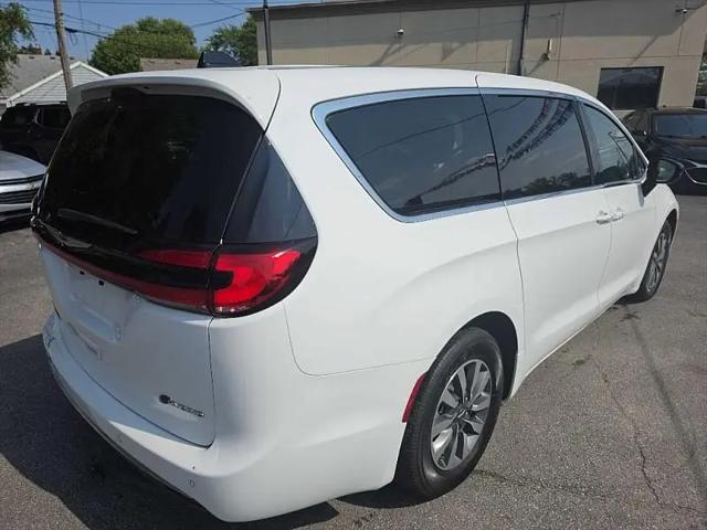 2024 Chrysler Pacifica Hybrid Select for sale in Oregon, OH