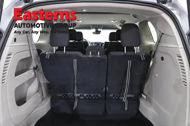 2023 Chrysler Voyager LX