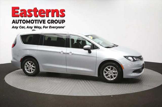 2023 Chrysler Voyager LX