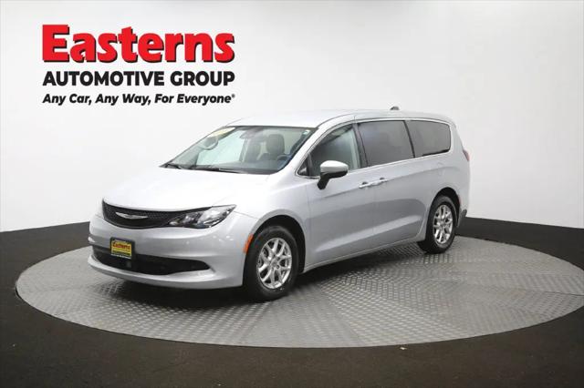 2023 Chrysler Voyager LX
