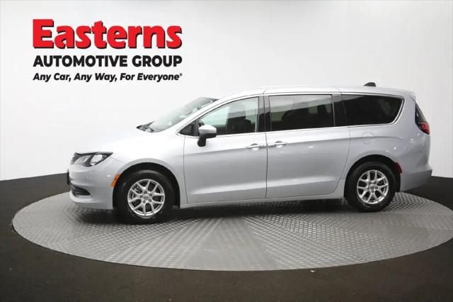 2023 Chrysler Voyager LX