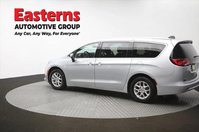 2023 Chrysler Voyager LX