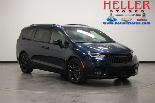 2025 Chrysler Pacifica Limited for sale in Pontiac, IL