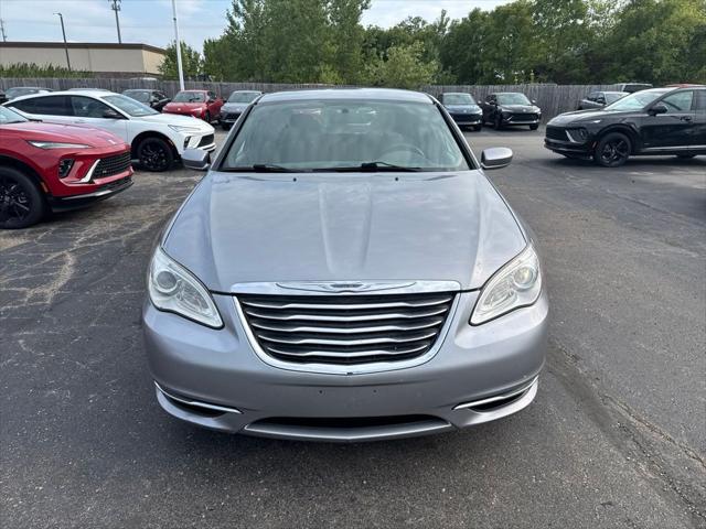 2013 Chrysler 200 LX