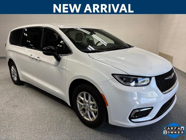 2026 Chrysler Pacifica Select for sale in Chilton, WI