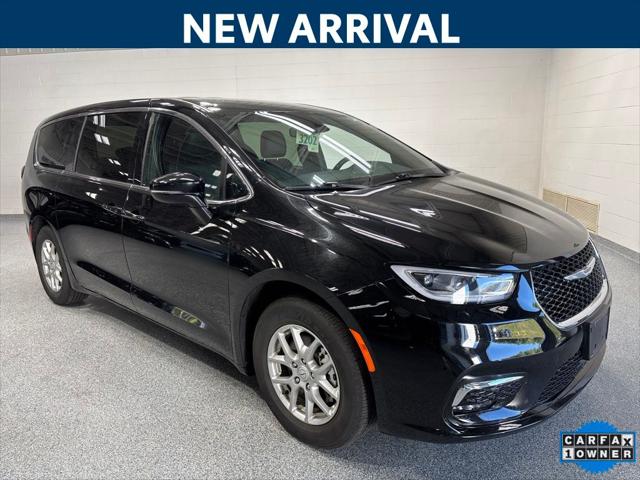 2026 Chrysler Pacifica Select for sale in Chilton, WI