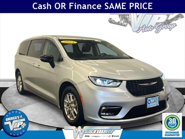 2024 Chrysler Pacifica Touring L for sale in Hicksville, NY