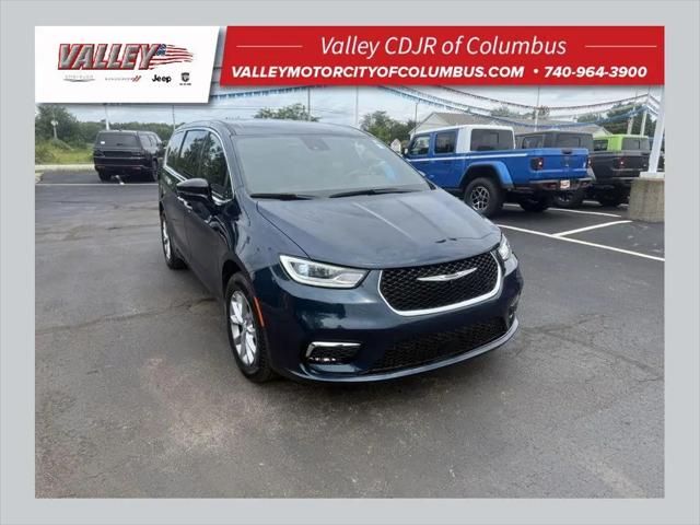 2025 Chrysler Pacifica Select for sale near Pataskala, OH