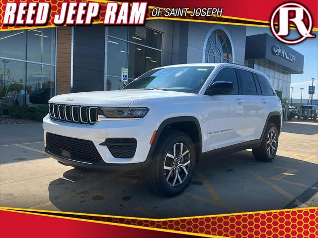 2027 Jeep Grand Cherokee Laredo X for sale in Saint Joseph, MO