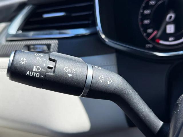 2023 Jaguar F-PACE SVR P550 AWD Automatic