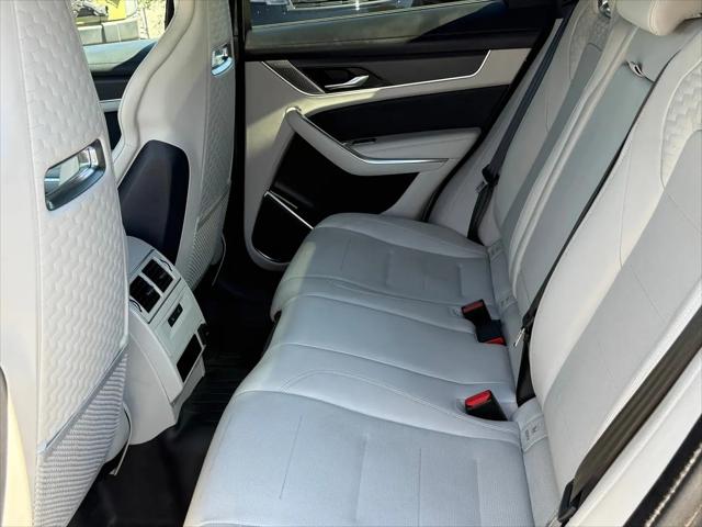 2023 Jaguar F-PACE SVR P550 AWD Automatic