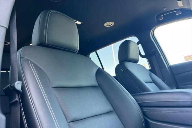2025 Chevrolet Traverse FWD LT