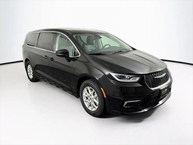 2024 Chrysler Pacifica Touring L for sale in Grand Prairie, TX
