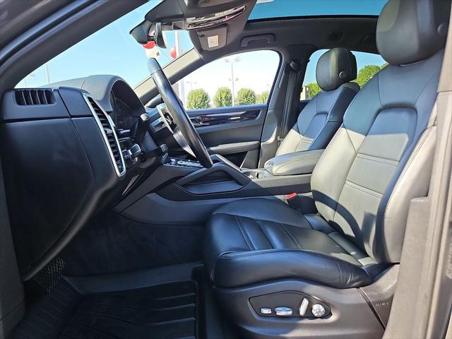 2021 Porsche Cayenne BASE