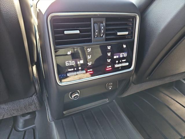 2021 Porsche Cayenne BASE