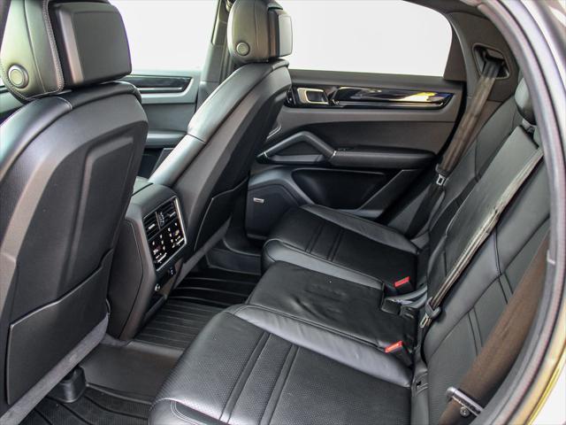 2021 Porsche Cayenne BASE