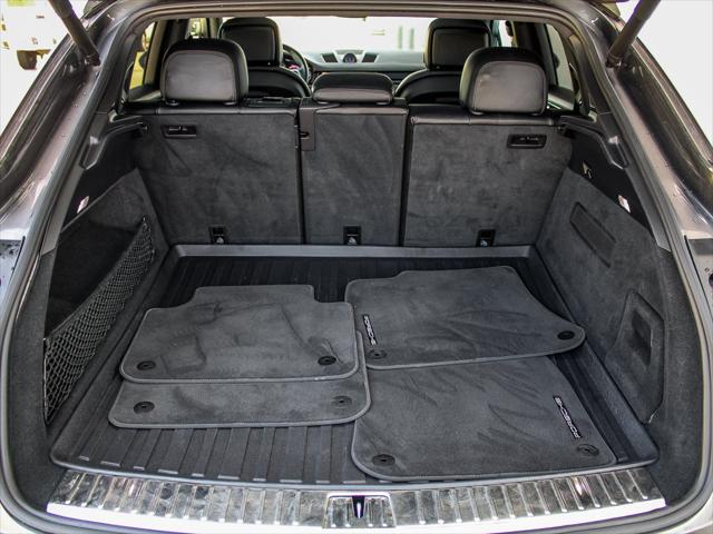 2021 Porsche Cayenne BASE