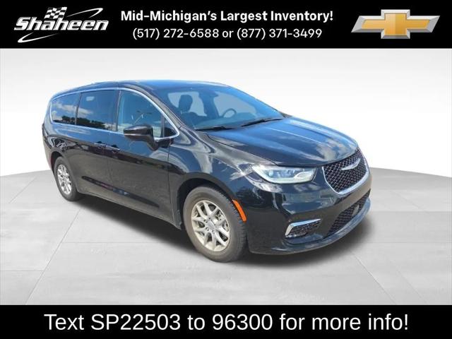 2025 Chrysler Pacifica Select for sale in Lansing, MI