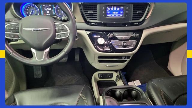 2017 Chrysler Pacifica Touring-L