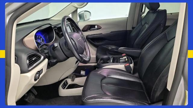 2017 Chrysler Pacifica Touring-L