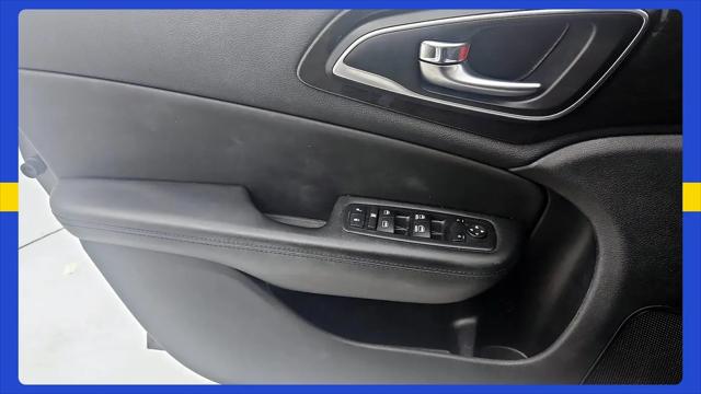 2016 Chrysler 200 C