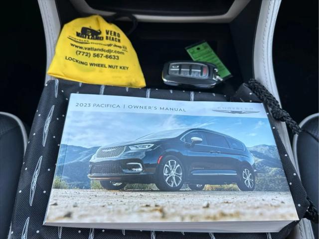 2023 Chrysler Pacifica Limited AWD