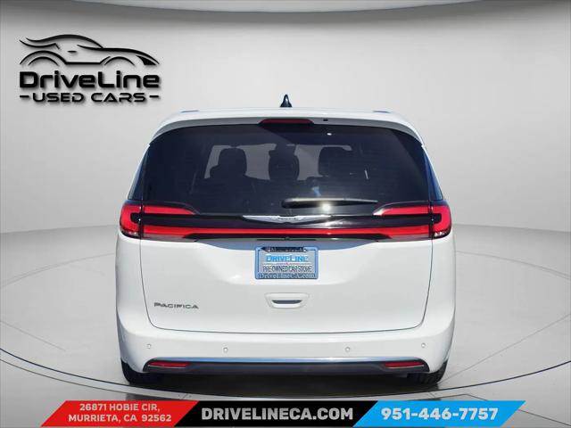 2025 Chrysler Pacifica Select