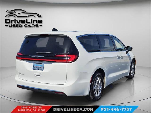 2025 Chrysler Pacifica Select