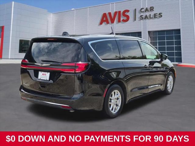 2025 Chrysler Pacifica Select