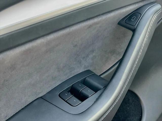 2025 Tesla Model Y Long Range Dual Motor Rear-Wheel Drive