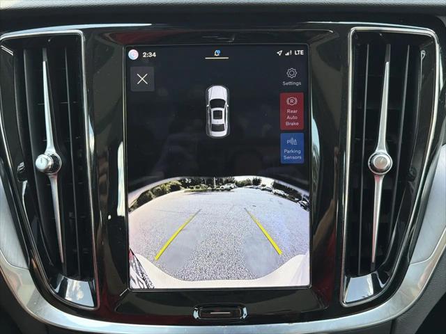 2024 Volvo S60 B5 Core Dark Theme