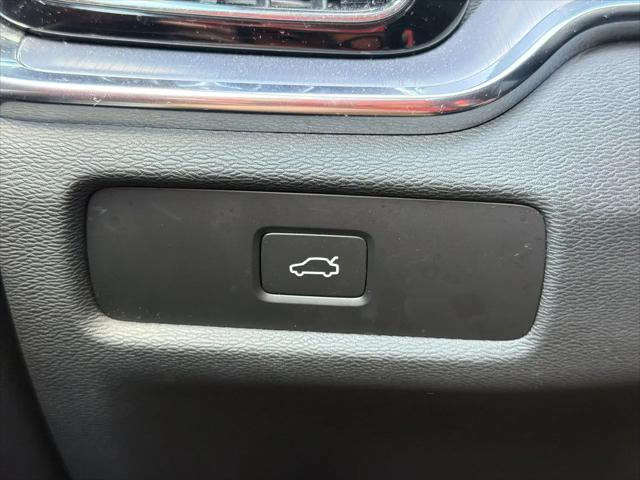 2024 Volvo S60 B5 Core Dark Theme