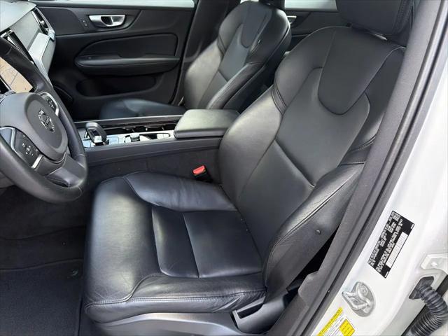 2024 Volvo S60 B5 Core Dark Theme