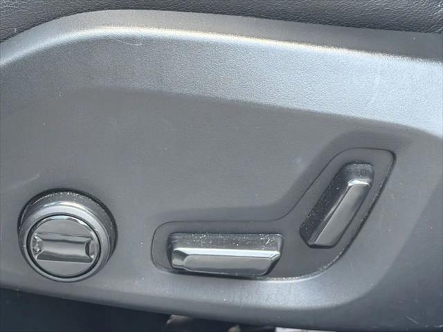 2024 Volvo S60 B5 Core Dark Theme