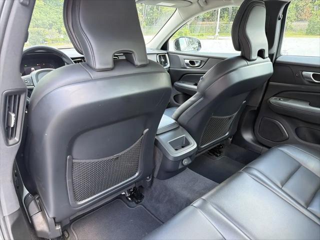 2024 Volvo S60 B5 Core Dark Theme