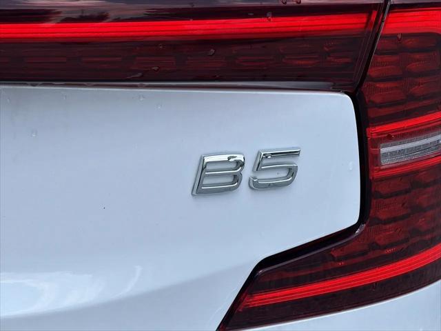2024 Volvo S60 B5 Core Dark Theme