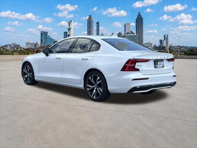 2024 Volvo S60 B5 Core Dark Theme