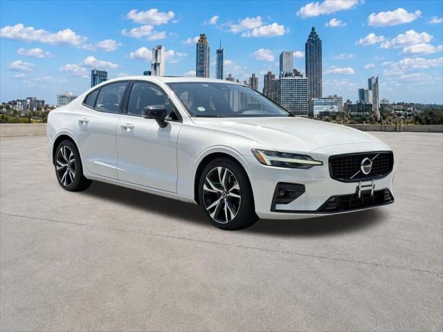 2024 Volvo S60 B5 Core Dark Theme