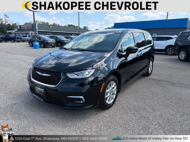 2024 Chrysler Pacifica Touring L for sale in Shakopee, MN