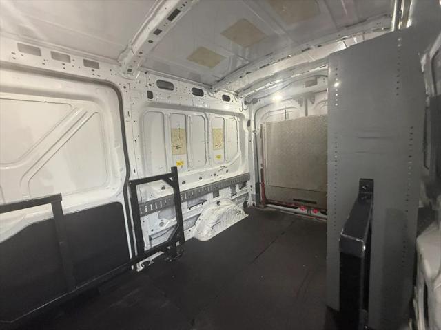 2018 Ford Transit Medium Roof w/Dual Sliding Side Doors w/LWB