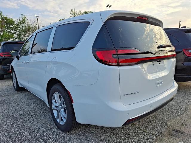 2027 Chrysler Pacifica Select AWD