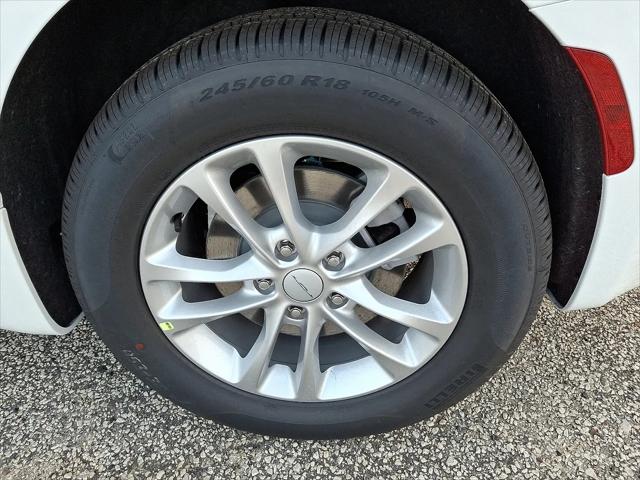 2027 Chrysler Pacifica Select AWD