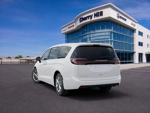 2027 Chrysler Pacifica Select AWD
