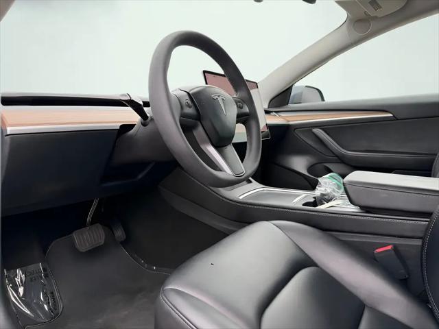 2021 Tesla Model 3 Standard Range Plus Rear-Wheel Drive