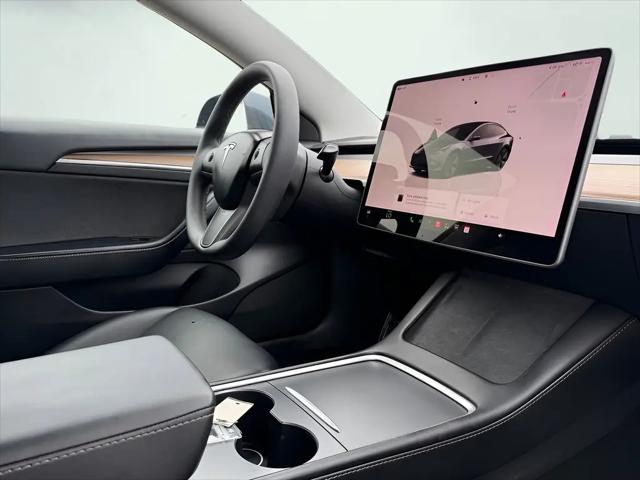 2021 Tesla Model 3 Standard Range Plus Rear-Wheel Drive